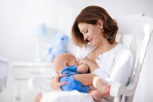 Benefits of Exclusive Breastfeeding for Mom and Baby